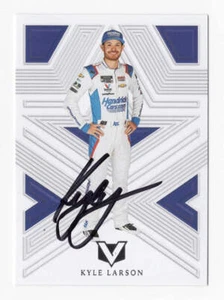 AUTOGRAPHED Kyle Larson 2023 Panini Chronicles Racing VERTEX Signed NASCAR Colle - Picture 1 of 2