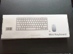 Wireless mini keyboard and mouse - Picture 1 of 3