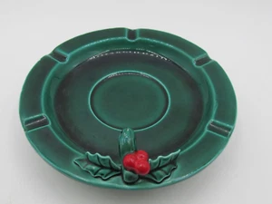 LEFTON HOLLY BERRY CHRISTMAS PORCELAIN ASHTRAY GREEN RED 6" DIAMETER! - Picture 1 of 4