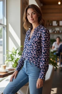 Blusa floral rosa vibrante azul marino talla M Kut From The Kloth para mujer - Imagen 1 de 11