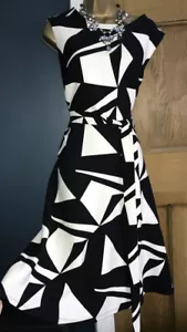 Gorgeous WALLIS ❤️ Size 12 P Black White Dress Wedding Guest cruise party gala - Picture 1 of 8