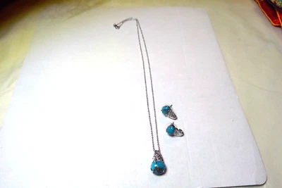 Collar y pendientes de acero inoxidable Mojave azul turquesa Foto 1 de 2