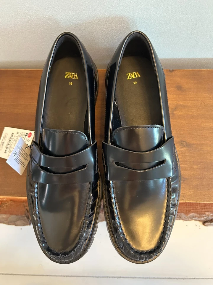 Mocasines negros, Zara Foto 1 de 4