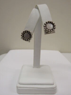 Aretes de madreperla blancos de plata de ley LAGOS de diseñador Foto 1 de 4