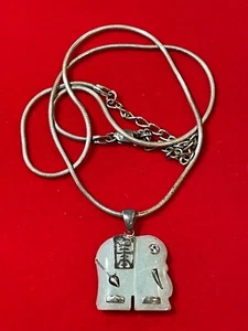 Vint Argento Sterling Verde Celadon Intagliato Giadeite Giada Elefante Collana - Foto 1 di 4