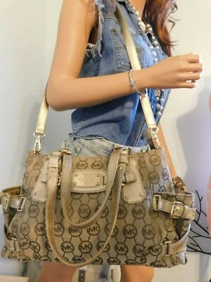 Michael Kors "Gansevoort" 签名卡其色,金色,棕色 托特包/肩袋 $448.00 — 第 1/4 张图片