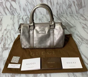 Bolso de mano GUCCI Mini Boston GG Plus plateado charol usado Italia - Imagen 1 de 20