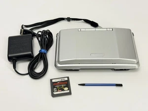 Pacchetto console portatile originale Nintendo DS argento con Metroid Prime *DEAD PIXELS - Foto 1 di 17