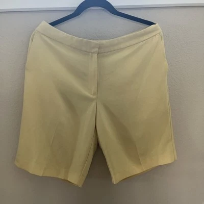 Usado en excelente estado! Mujer IZOD x-tra Dry Negro Shorts (8) Frente Plano Foto 1 de 4