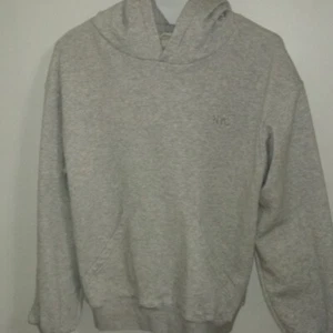 NY Girls cropped hooded Heather Gray pullover - Size 12/14 - Picture 1 of 2