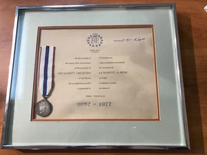 Silver Jubilee Medal 1952-1977 signed by Jule leger governor of Canada - Imagen 1 de 1