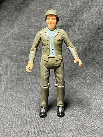 Vintage 1981 “M.A.S.H.” Max Q. Klinger 3.75” Action Figure by Tristar Intl Cover