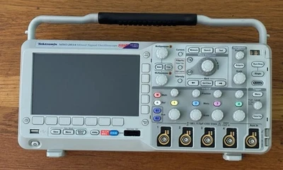 Osciloscopio de Banco Tektronix MSO2014, 100Mhz, 16 Canales Digitales / 4 Analógicos Foto 1 de 4