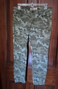 Pantalones de mezclilla LEI Ashley camuflados de tiro bajo para mujer 9 pantalones elásticos ajustados regulares de camuflaje - Imagen 1 de 10