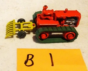 RARE 1951 VINTAGE BENBROS CATAPILLAR TRACTOR W/ HAY RAKE MADE ENGLAND (BULL 1) - Picture 1 of 5