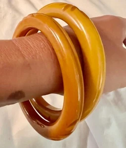 Chunky Vintage 40s CARVED BAKELITE Bangle BRACELETS  BUTTERSCOTCH Lot - Picture 1 of 3