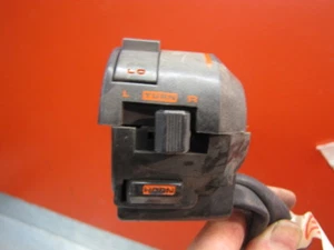 HONDA VF500 F VF500F stuurschakelaar links handlebar switch left 17910-MF2-000 - Picture 1 of 4