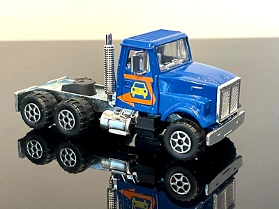 Rare Vintage Majorette Diecast Semi Tractor Track  1/60 w/ open Hood - Image 1 of 4