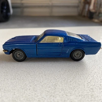 Corgi 320 FORD MUSTANG FASTBACK 2-2 BLUE Vintage Original 1965 - Image 1 of 4