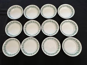 Cuencos de bayas Wedgwood Queensware en relieve Celadon verde sobre crema (12) 5-3/16 - Imagen 1 de 13