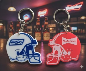 Lotto portachiavi casco calcio secco Budweiser & Bud vintage pubblicità birra birrificio - Foto 1 di 5