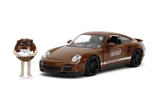 M&M's 1:24 Porsche 911 Turbo Die-Cast Auto & 2,75 braune Figur, Spielzeug für Kinder - Bild 1 von 4