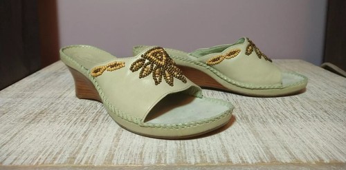 Scarpe sandalo donna Clarks Artisan in pelle verde pallido con zeppa e perline taglia 8