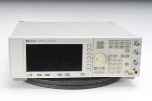 HP E4421B 250kHz-3.0GHz ESG Series Signal Generator With 1E5 UN3 UN4 HO3 UN8 UND - Picture 1 of 5