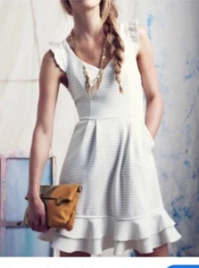 Anthropologie MAEVE gestreiftes Sunland Rüschensaum Kleid Größe 8P - Bild 1 von 10