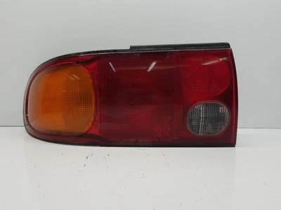 Luz trasera izquierda conductor sedán compatible con 93-96 COLT 4839 Foto 1 de 4