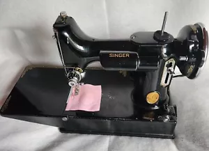 1940 SINGER FEATHERWEIGHT Sewing Machine #221 with Case - Picture 1 of 7