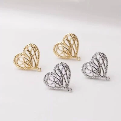 Pendientes Love Heart con lazo 4 piezas, aretes de corazón de latón enchapado en oro de 14K Foto 1 de 4