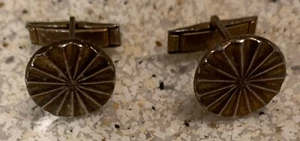 Vintage Goldtone Brass Look Round Star Cufflinks - Picture 1 of 2