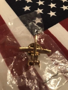 Prendedor de avión de metal tono dorado Warthog A-10 Thunderbolt II/Warthog EE. UU. - Imagen 1 de 7