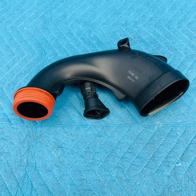 Левая воздухозаборная трубка 2012–2017 BMW 650i от оригинального производителя 13717577452 - Изображение 1 из 4