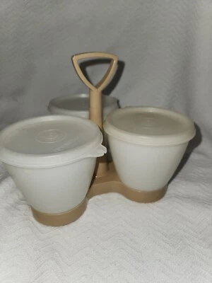 De colección TUPPERWARE Trío Condimento Ensalada Aderezo Carrito Servidor 757 con Tapas  Foto 1 de 3