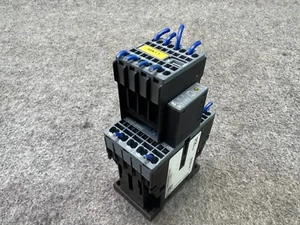 SIEMENS 3RH2131-2BB40 + 3RH2911-2GA40 + 3RT2916.1JJ00 - Picture 1 of 11