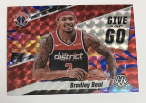 Tarjeta Prizm 2019-20 Mosaic Basketball Bradley Beal Give and Go Reactive Blue/99 - Imagen 1 de 2