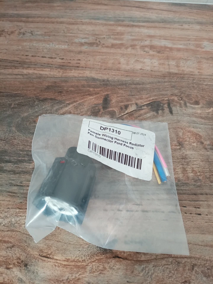 Female Wiring Harness Radiator Fan Connector For Ford Focus Volvo Land Rover - Image 1 of 1