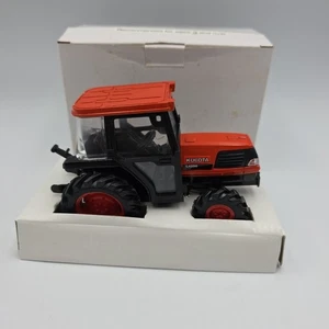 KUBOTA L4200 TRACTOR (384) 1/32 - Picture 1 of 7
