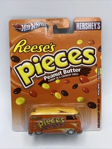 Hot Wheels Hershey's Reese's Pieces Volkswagen Micro Bus Metal/Metal RealRiders - Picture 1 of 5