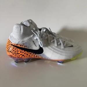 Nike Mens 5/Womens 6.5 Phantom Luna 2 Elite FG High-Top Soccer Cleats FN8002-900 - Picture 1 of 13