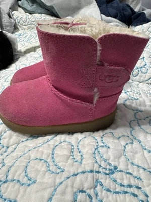 Botines UGG Keelan rosa gamuza 4/5 niño pequeño Foto 1 de 3