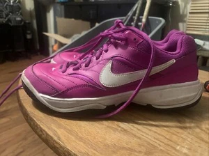NIKE Court Lite Sz 8M Hyper Violet Black Leather Tennis Sneaker Shoe 845048-500 - Picture 1 of 19