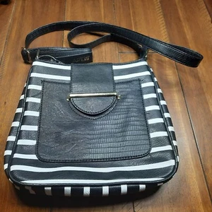 B&W Stripe Crossover Purse Apt 9 - Picture 1 of 11