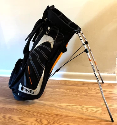 Bolsa de golf con soporte Ping Freestyle ligera de transporte doble correa de 4 vías Foto 1 de 4