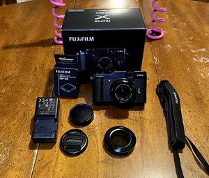 Fujifilm Fuji X Series X20 12MP Black Digital Camera With Strap, Charger, Filter - Picture 1 of 6