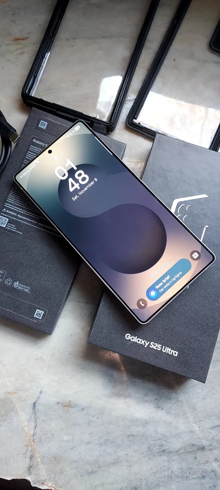 Samsung Galaxy S25 Ultra - 256 GB - Titanium Black (T-Mobile) + Extras - Image 1 of 4