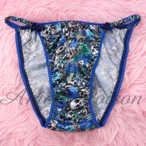 HALLOWEEN Bragas Satinadas Sissy DUQUESA Azul Calaveras Floral Damas Cuerda Bikini - Imagen 1 de 5