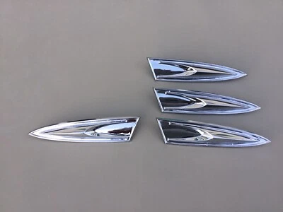 Emblema de moldura cromada del panel trasero del cuarto de Plymouth Belvedere 1960 OEM Foto 1 de 4